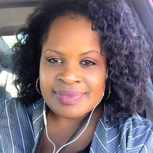 Meet your Posher, Simona